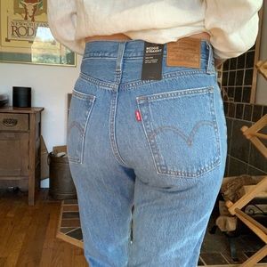Levi’s wedgie straight jeans!